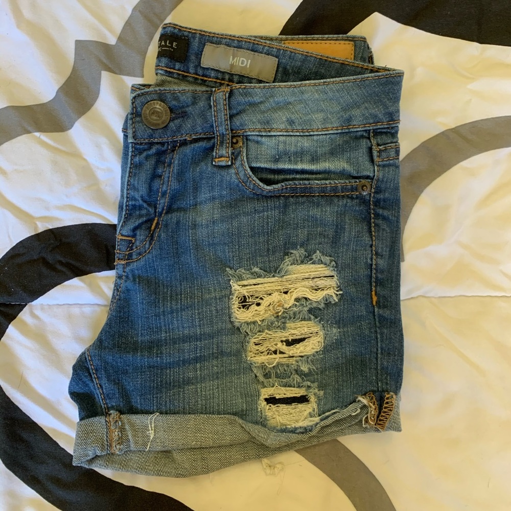 Aeropostale ripped Jean shorts size 00